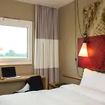 Ibis Muenchen Airport Sued 3*