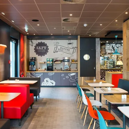 Ibis Muenchen Airport Sued 4*