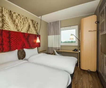 Hotel Ibis Muenchen Airport Sued 4*